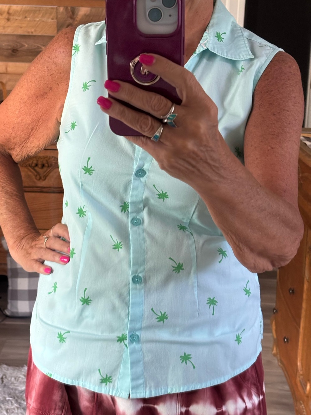 Basic Editions Mint Green Sleeveless Button-Down Shirt with Palm Print